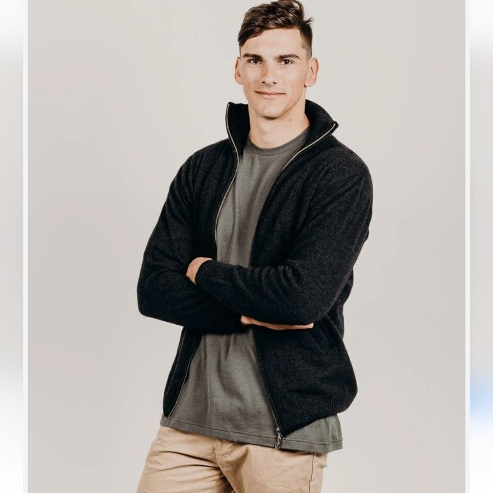 Avoca Heaven in Earth Merinosilk Zip Up Sweater in Gray Size Large